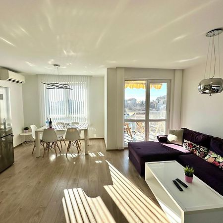 Briz Apartment; 2 Bdr; 6 Guests; Private Parking فارنا المظهر الخارجي الصورة
