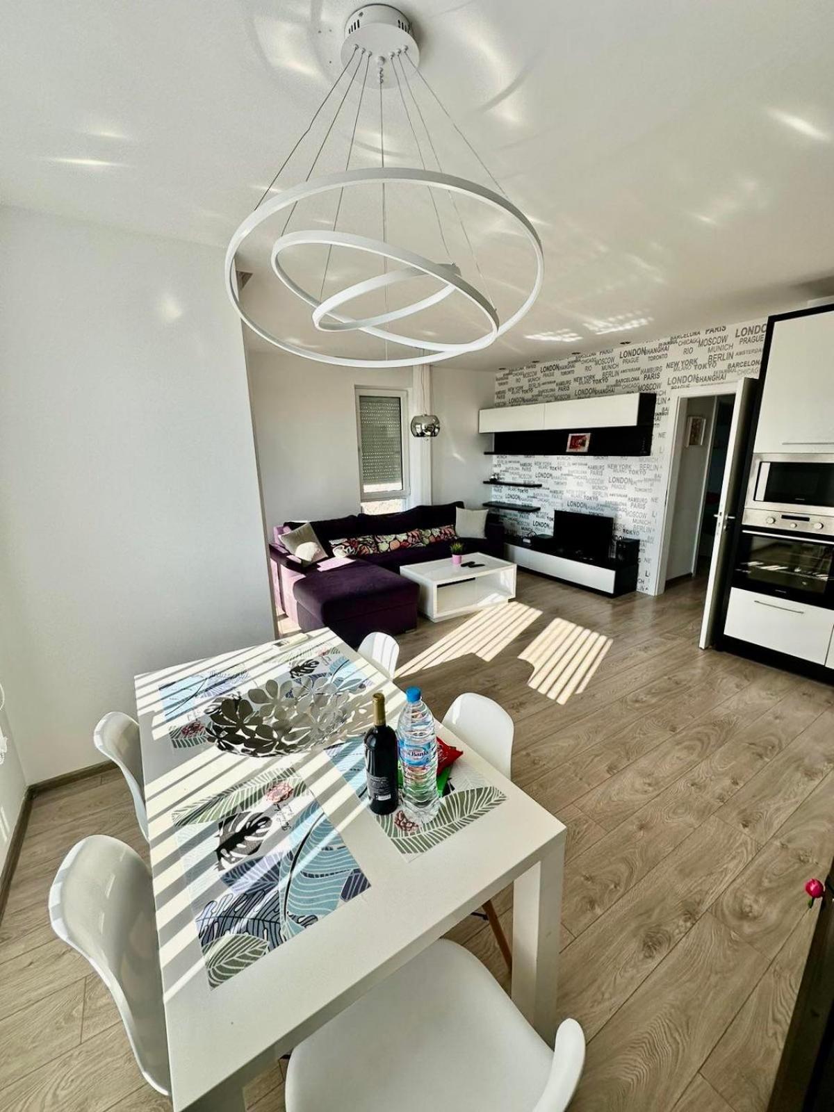 Briz Apartment; 2 Bdr; 6 Guests; Private Parking فارنا المظهر الخارجي الصورة